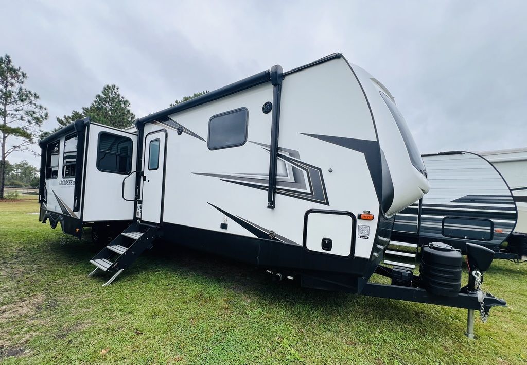 Prime Time Lacrosse Luxury Lite 3500DB RVs for sale - RV Trader