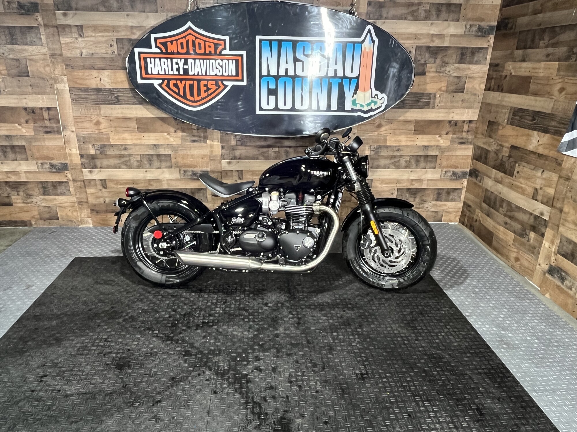 2025 Triumph Bonneville Bobber BASE in Bellmore, NY