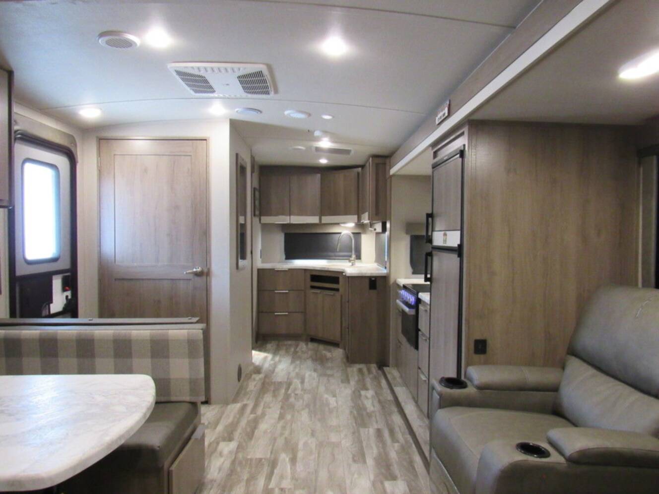 A photo of this 2021 Grand Design Imagine 2610ML