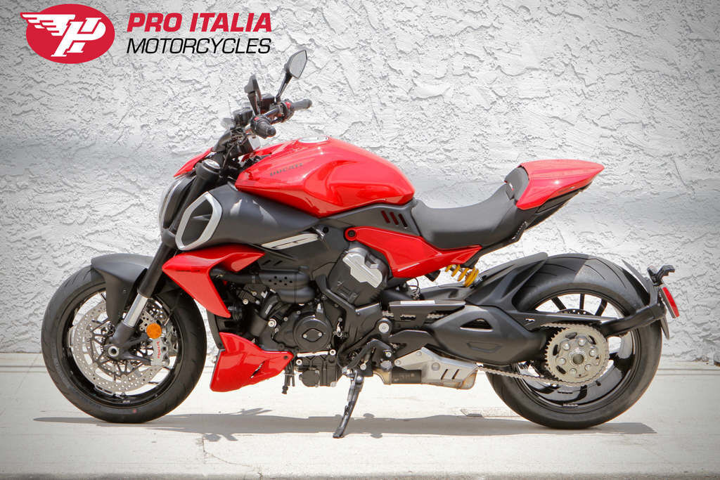 2026 Ducati Diavel V4 Red V4 in Glendale, CA