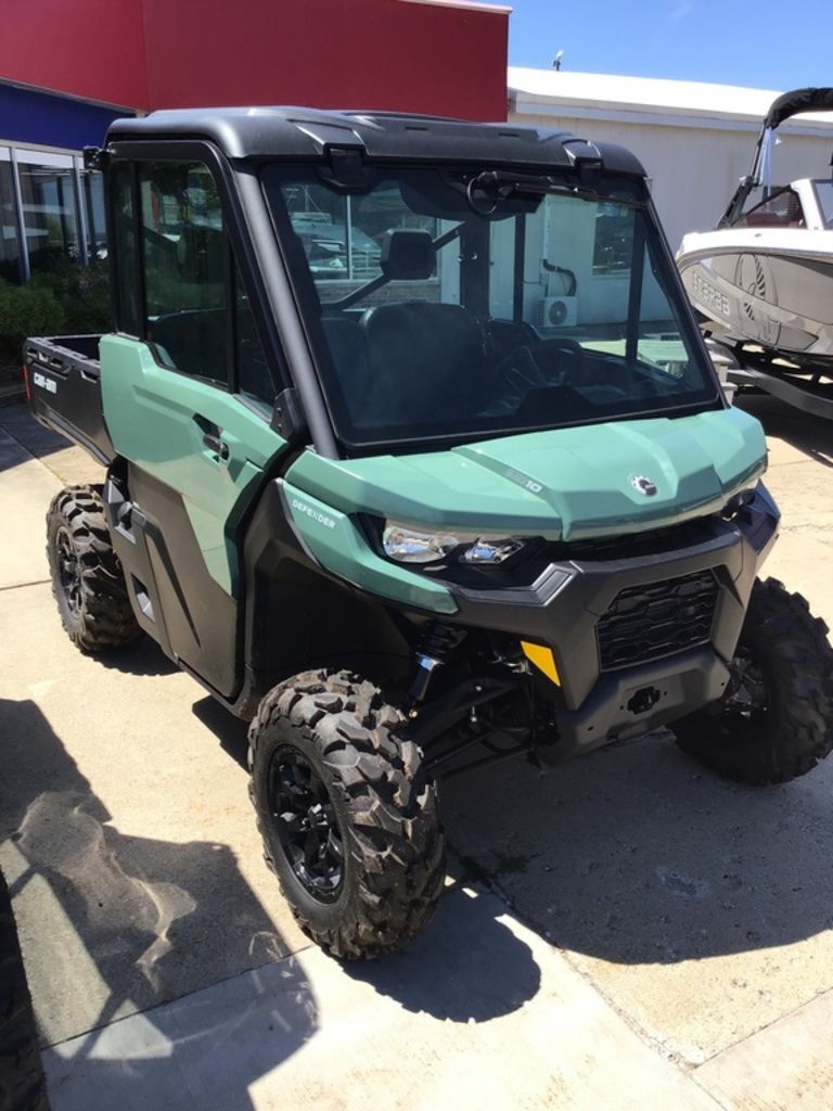 2026 Can-Am Defender DPS CAB HD10 in houghton lake MI