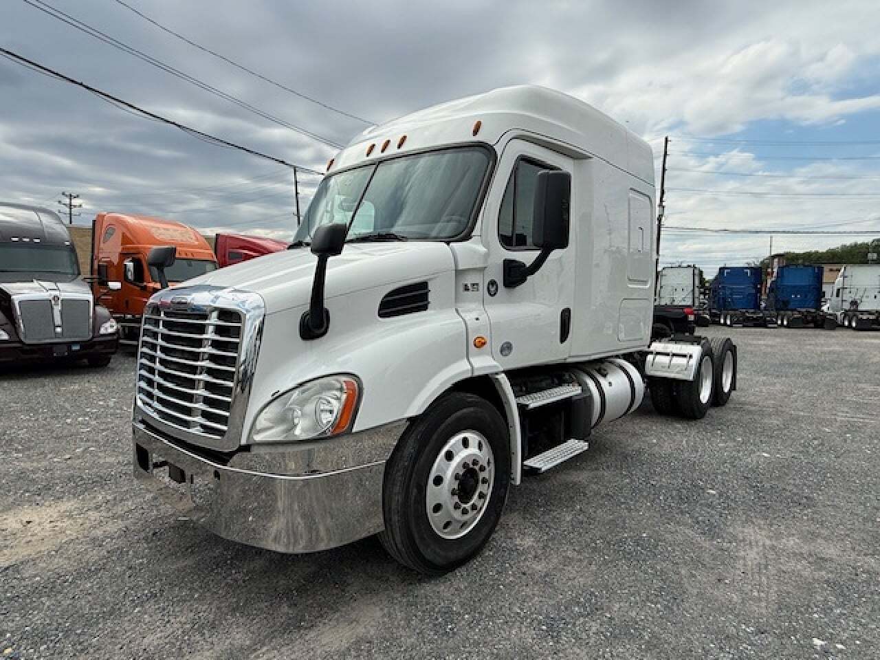 2020 FREIGHTLINER CASCADIA 113 in Pennsauken, NJ