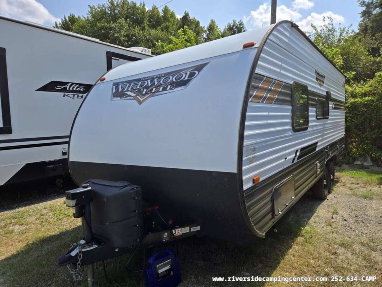 A photo of this 2020 Forest River Wildwood X-Lite 19DBXL