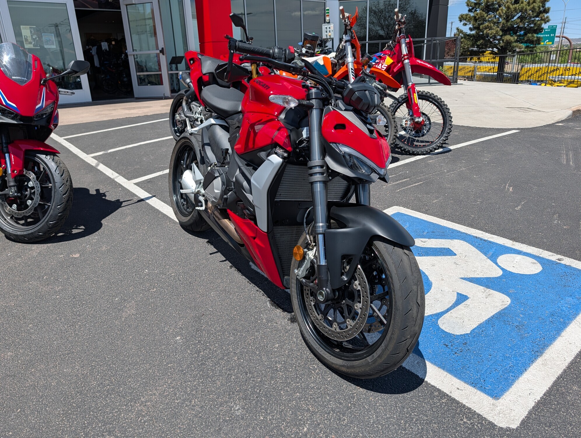 2024 Ducati Streetfighter V2 V2 in Colorado Springs, CO