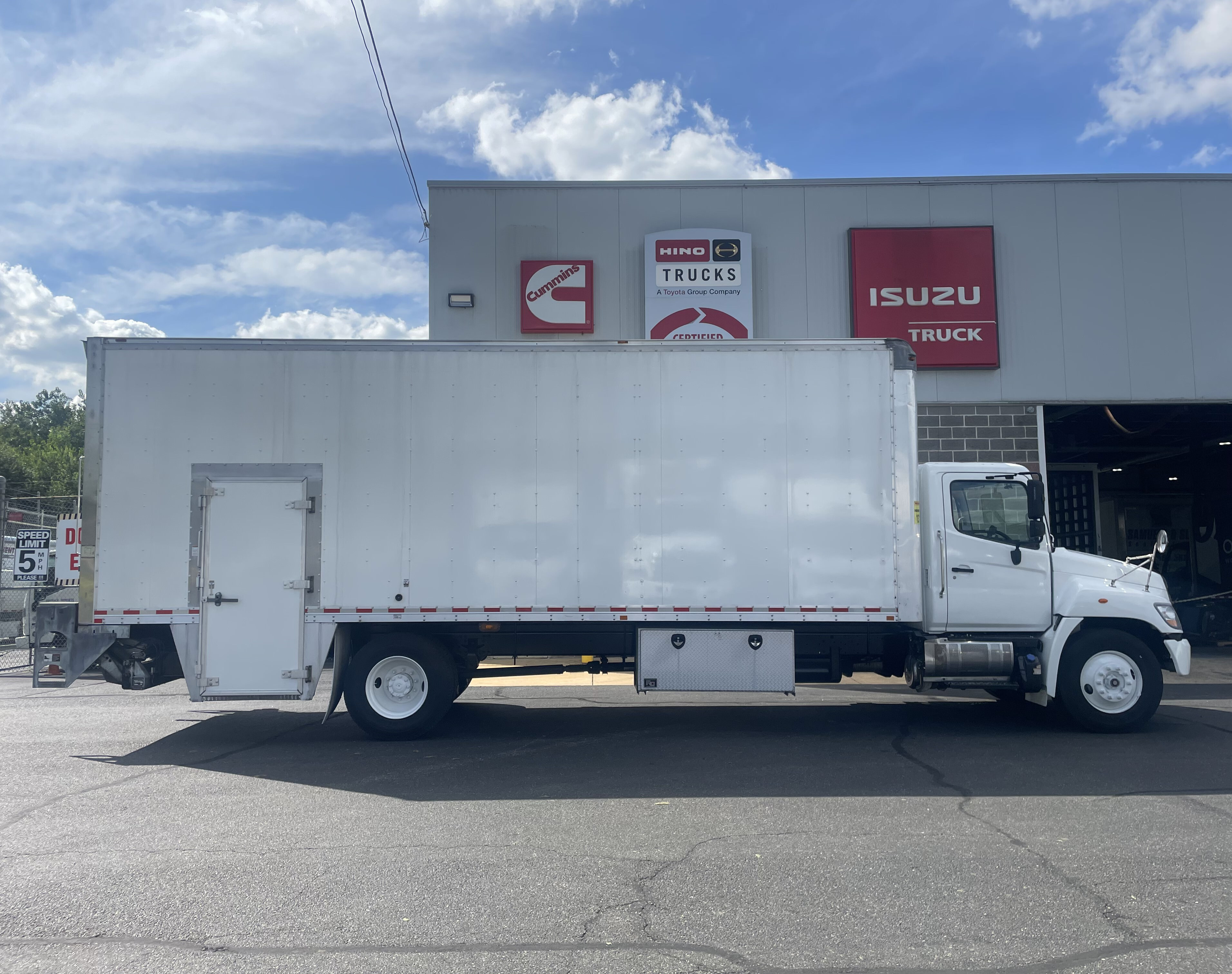 2019 HINO 268A in New Castle, DE