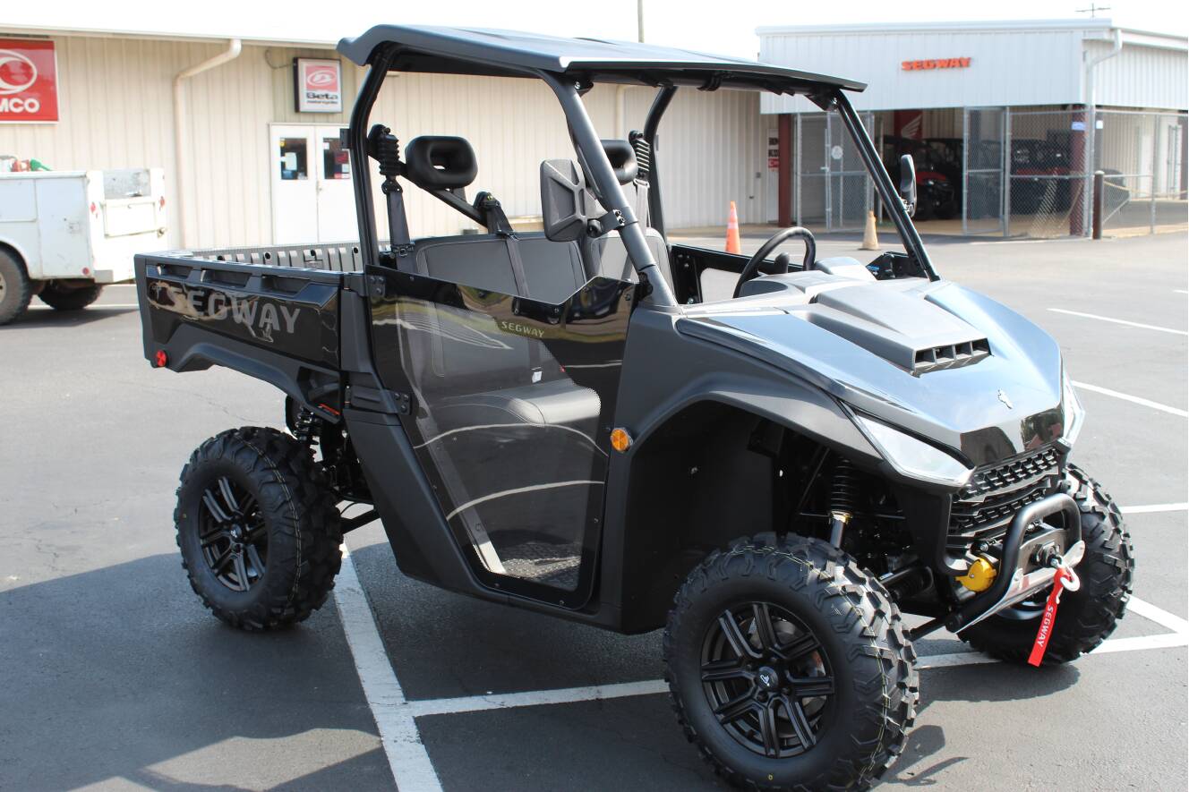 A photo of this 2026 Segway Powersports UT6 P