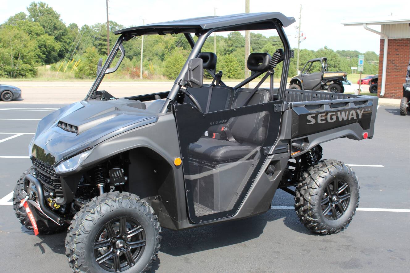 A photo of this 2026 Segway Powersports UT6 P