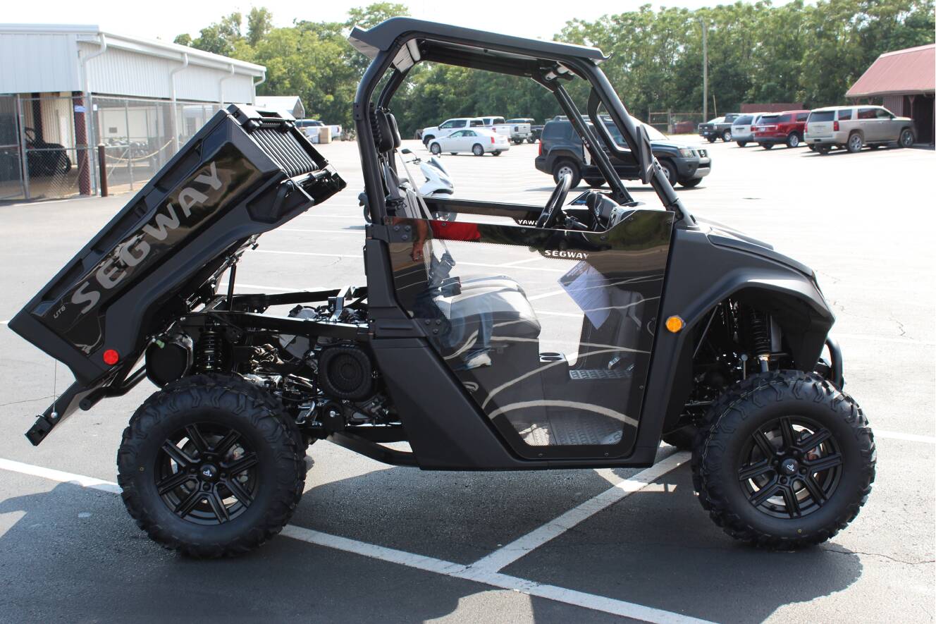 A photo of this 2026 Segway Powersports UT6 P