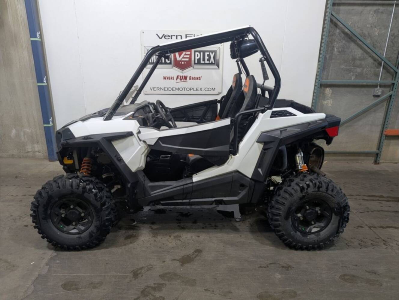 A photo of this 2018 Polaris® RZR® S 1000 EPS White Lightning