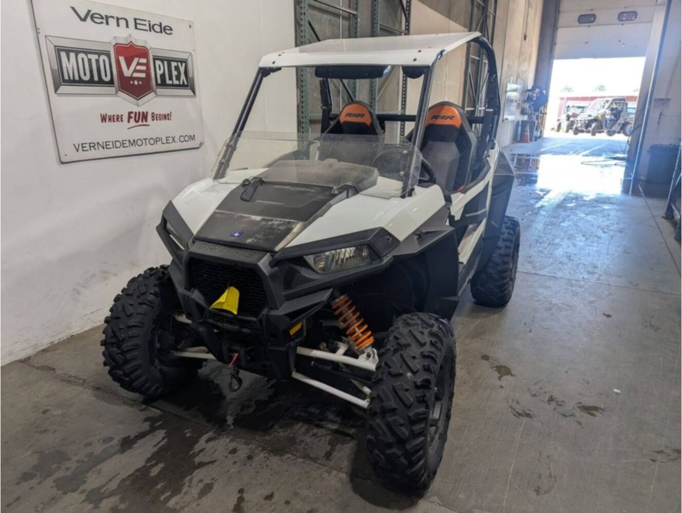 A photo of this 2018 Polaris® RZR® S 1000 EPS White Lightning
