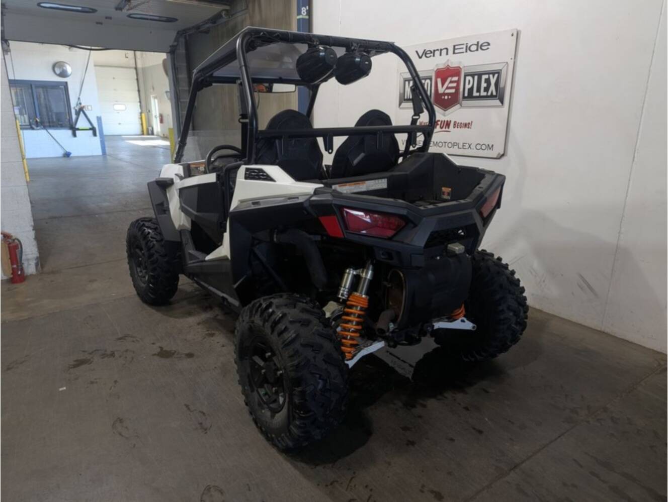 A photo of this 2018 Polaris® RZR® S 1000 EPS White Lightning