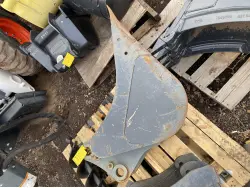 John Deere 20 inch bucket