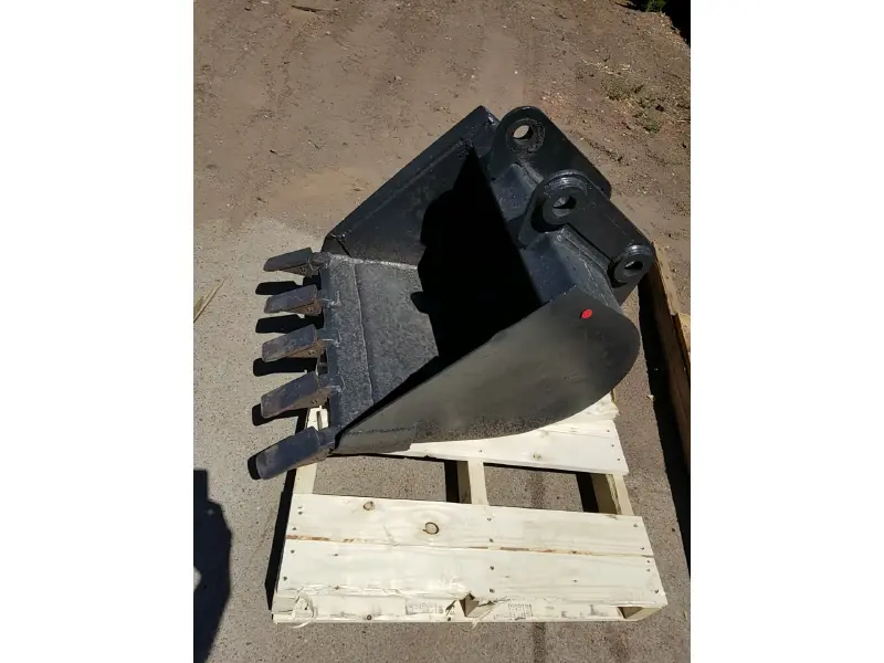 Bobcat 24 in. Trenching Bucket (Pin-On)