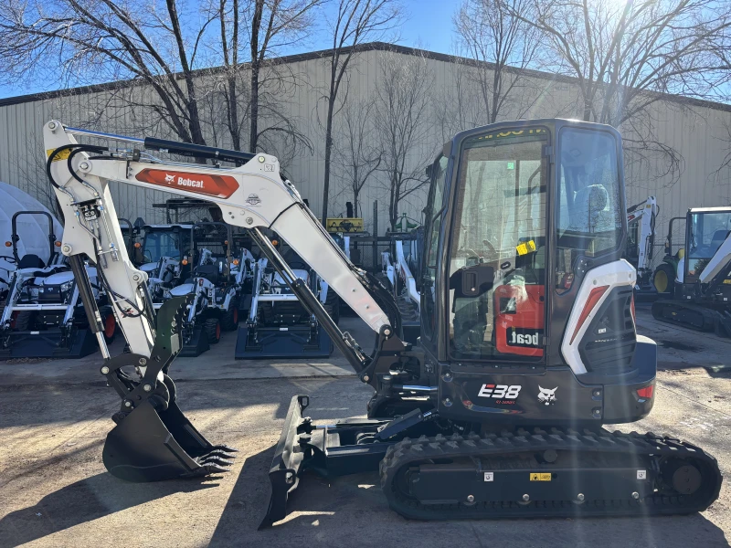 2025 Bobcat E38