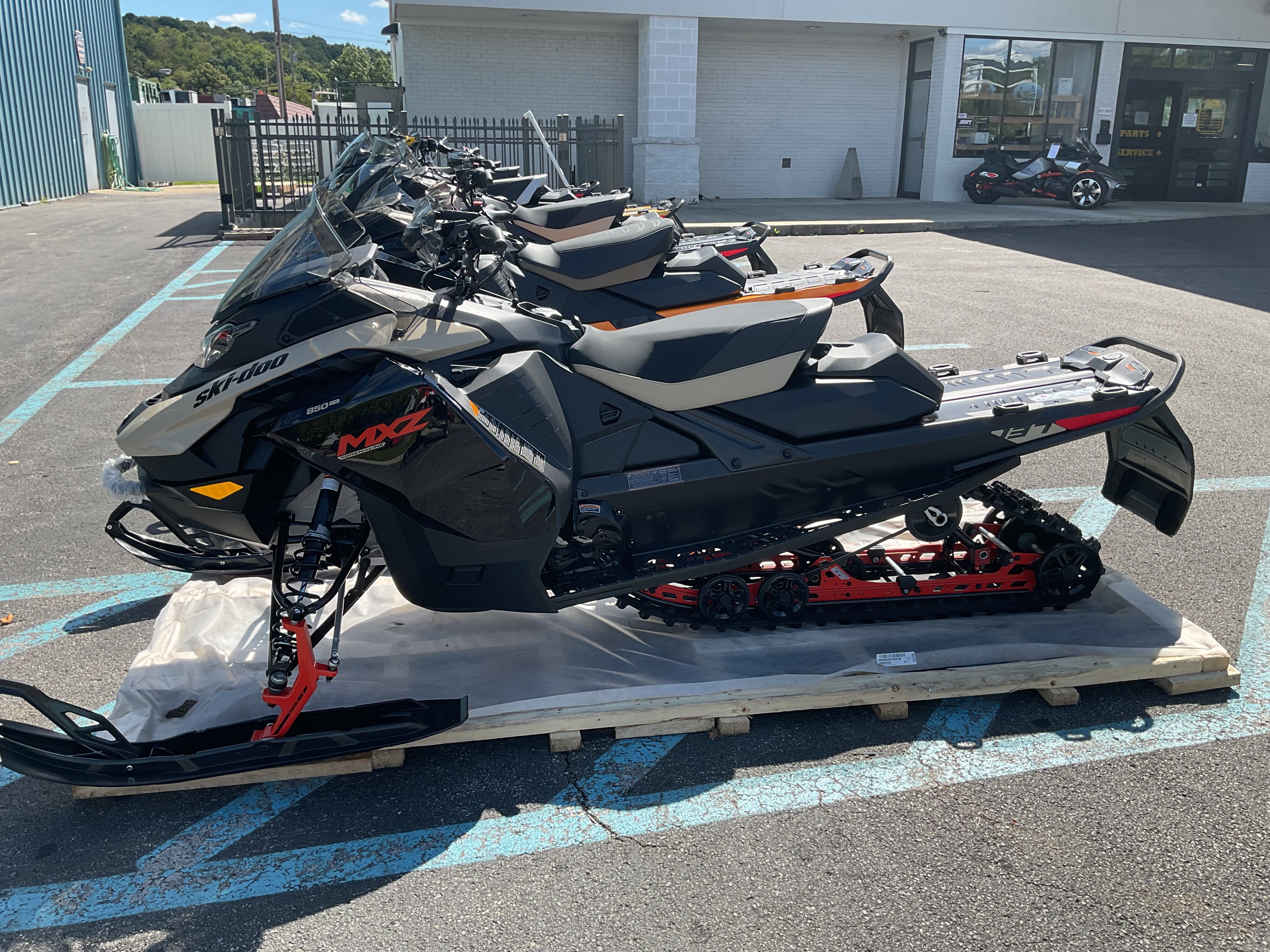 2027 Ski-Doo MXZ ADRENALINE 850 137 850 E-TEC 137 1.5 in duncansville PA