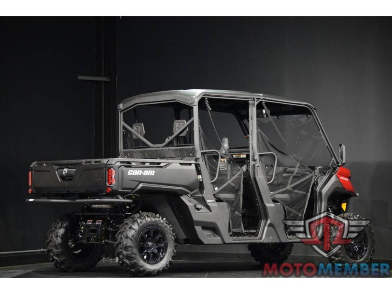 A photo of this 2025 Can-Am Defender MAX DPS HD10