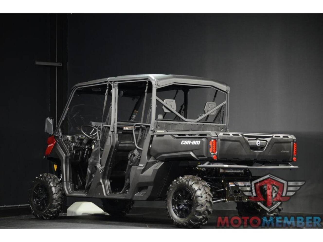A photo of this 2025 Can-Am Defender MAX DPS HD10