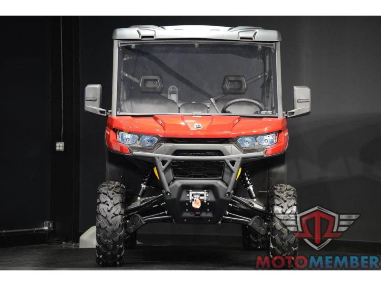 A photo of this 2025 Can-Am Defender MAX DPS HD10