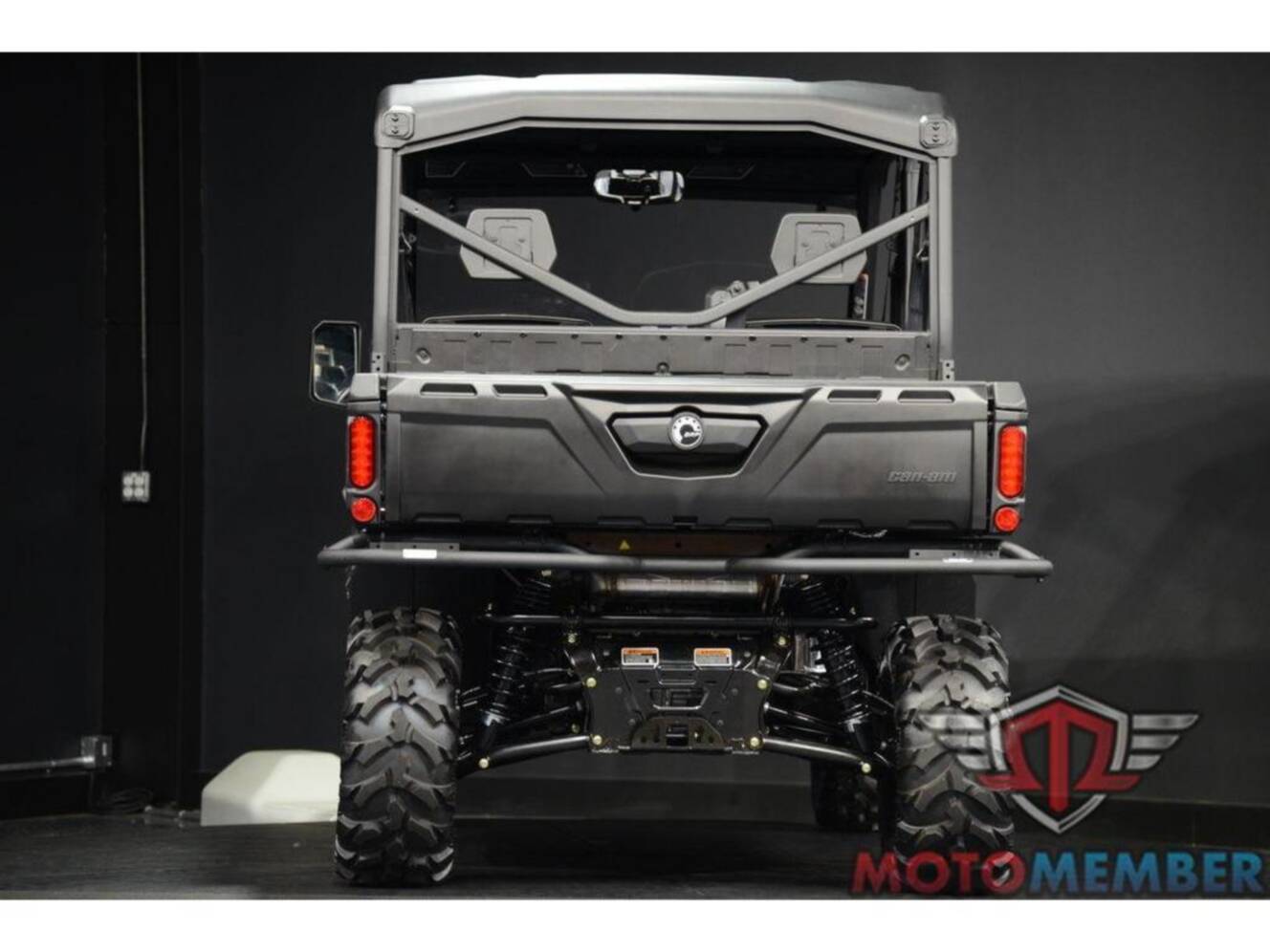 A photo of this 2025 Can-Am Defender MAX DPS HD10