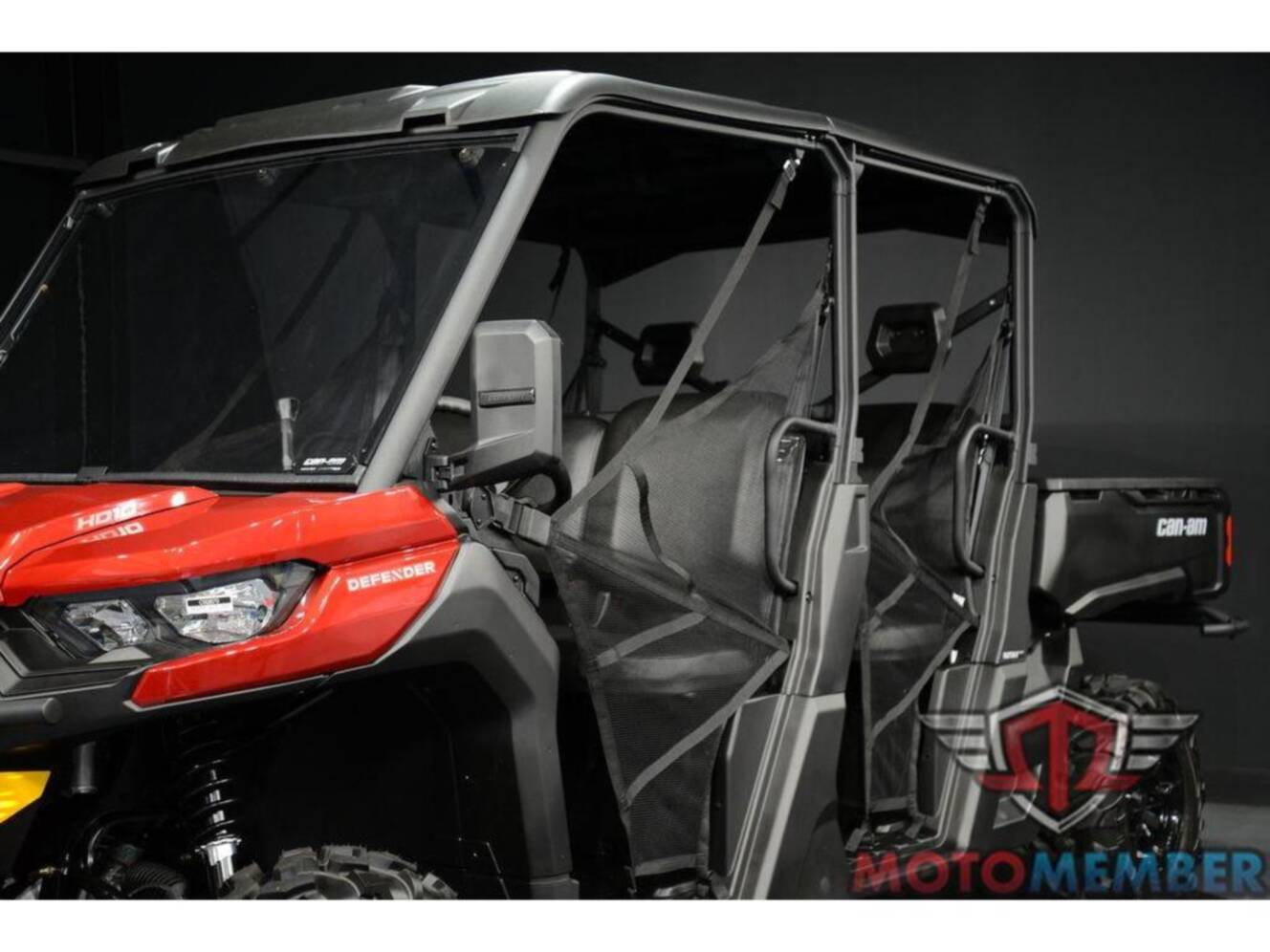A photo of this 2025 Can-Am Defender MAX DPS HD10
