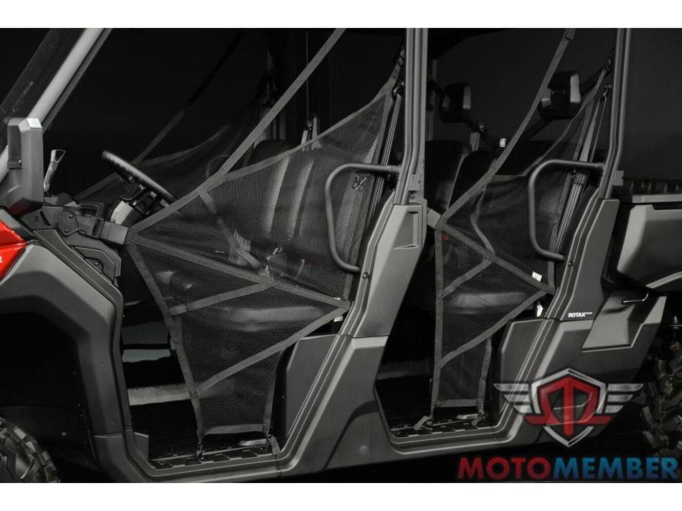 A photo of this 2025 Can-Am Defender MAX DPS HD10