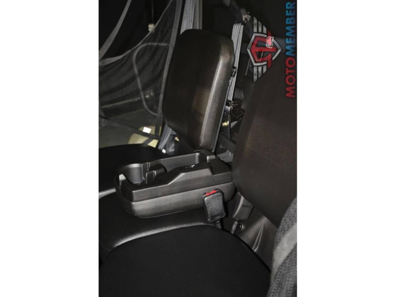 A photo of this 2025 Can-Am Defender MAX DPS HD10