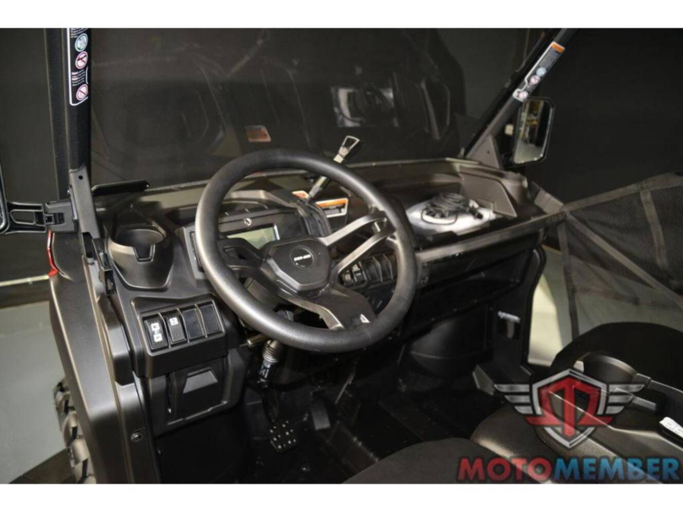 A photo of this 2025 Can-Am Defender MAX DPS HD10
