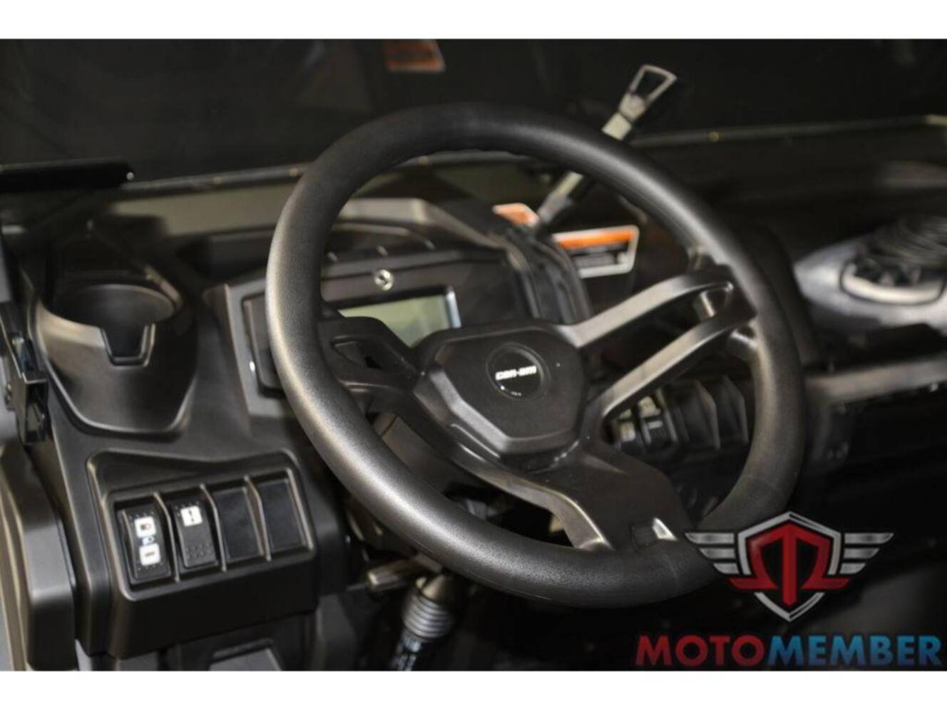 A photo of this 2025 Can-Am Defender MAX DPS HD10