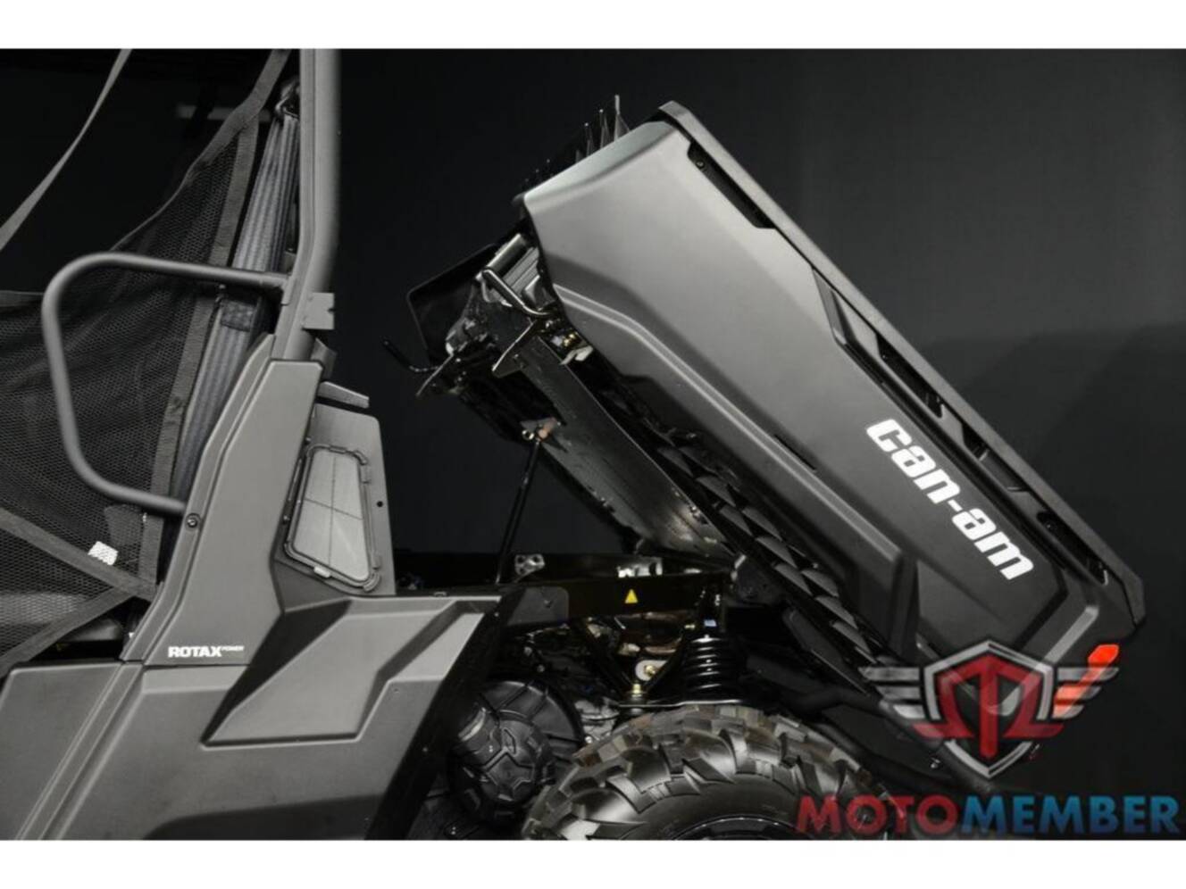 A photo of this 2025 Can-Am Defender MAX DPS HD10