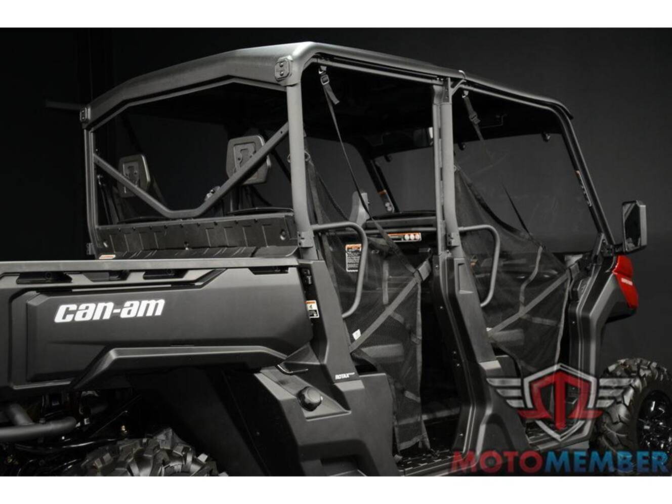 A photo of this 2025 Can-Am Defender MAX DPS HD10