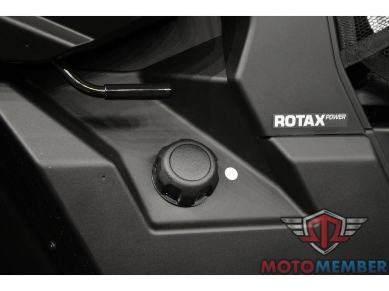A photo of this 2025 Can-Am Defender MAX DPS HD10