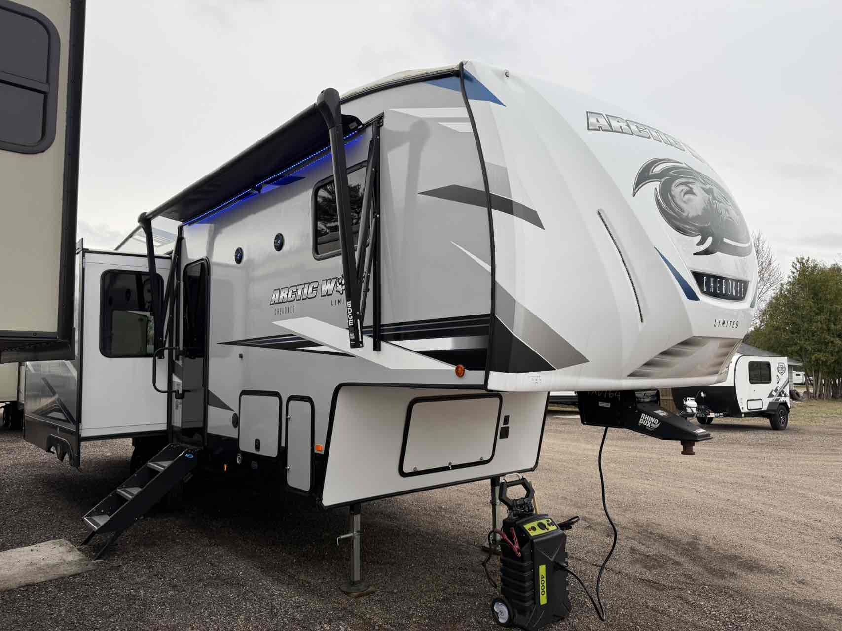 2022 Forest River Arctic Wolf 291RL in south wisconsin rapids WI