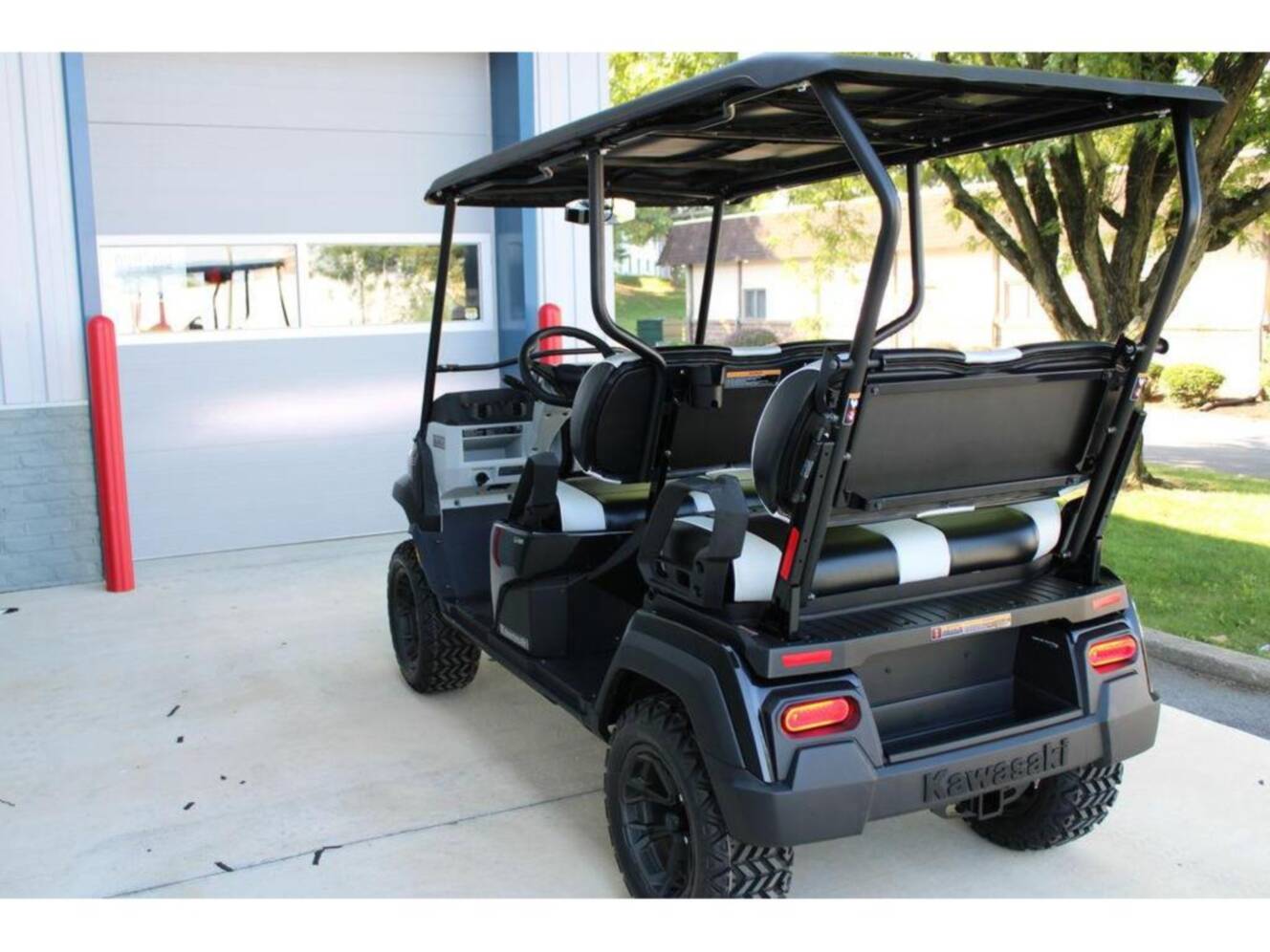 A photo of this 2025 Kawasaki NAV 4E LE