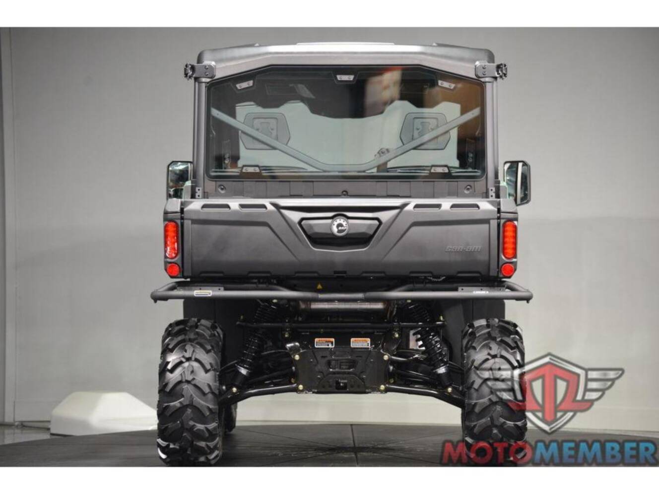 A photo of this 2026 Can-Am Defender DPS CAB HD10