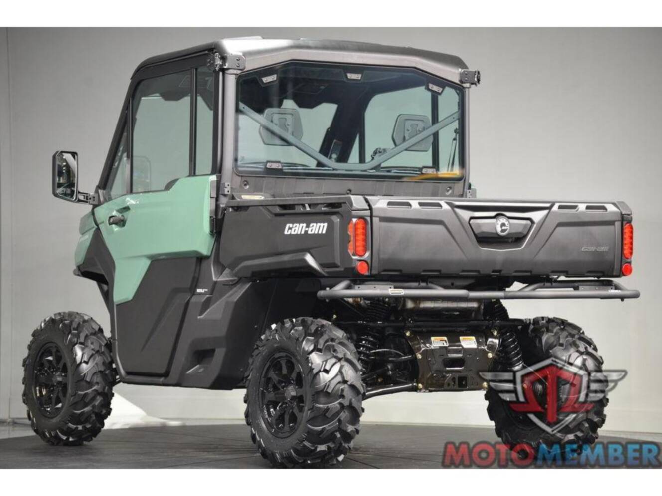 A photo of this 2026 Can-Am Defender DPS CAB HD10