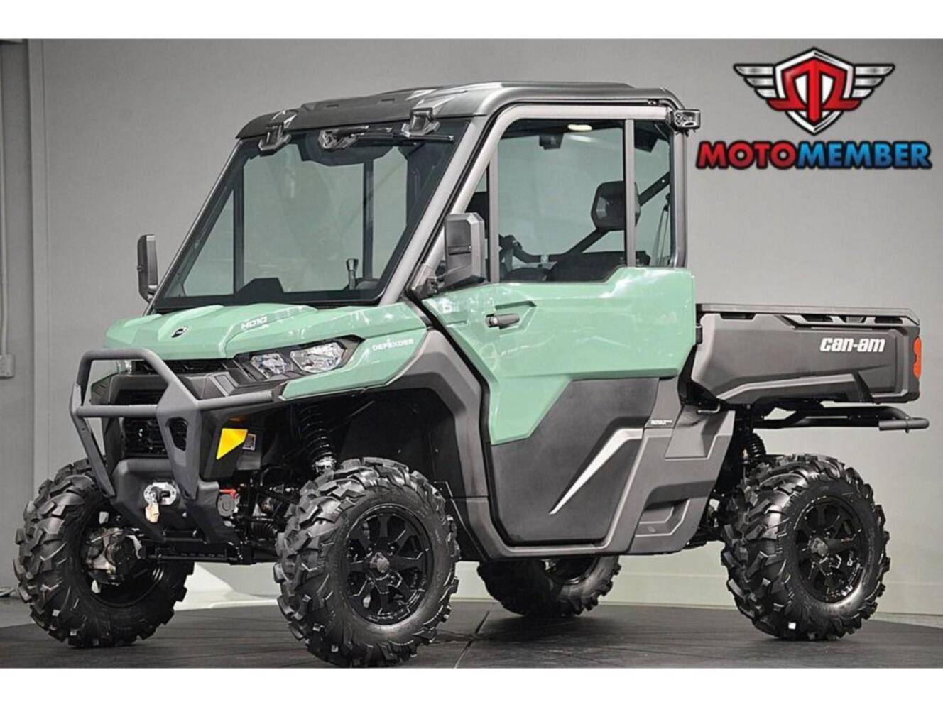 A photo of this 2026 Can-Am Defender DPS CAB HD10