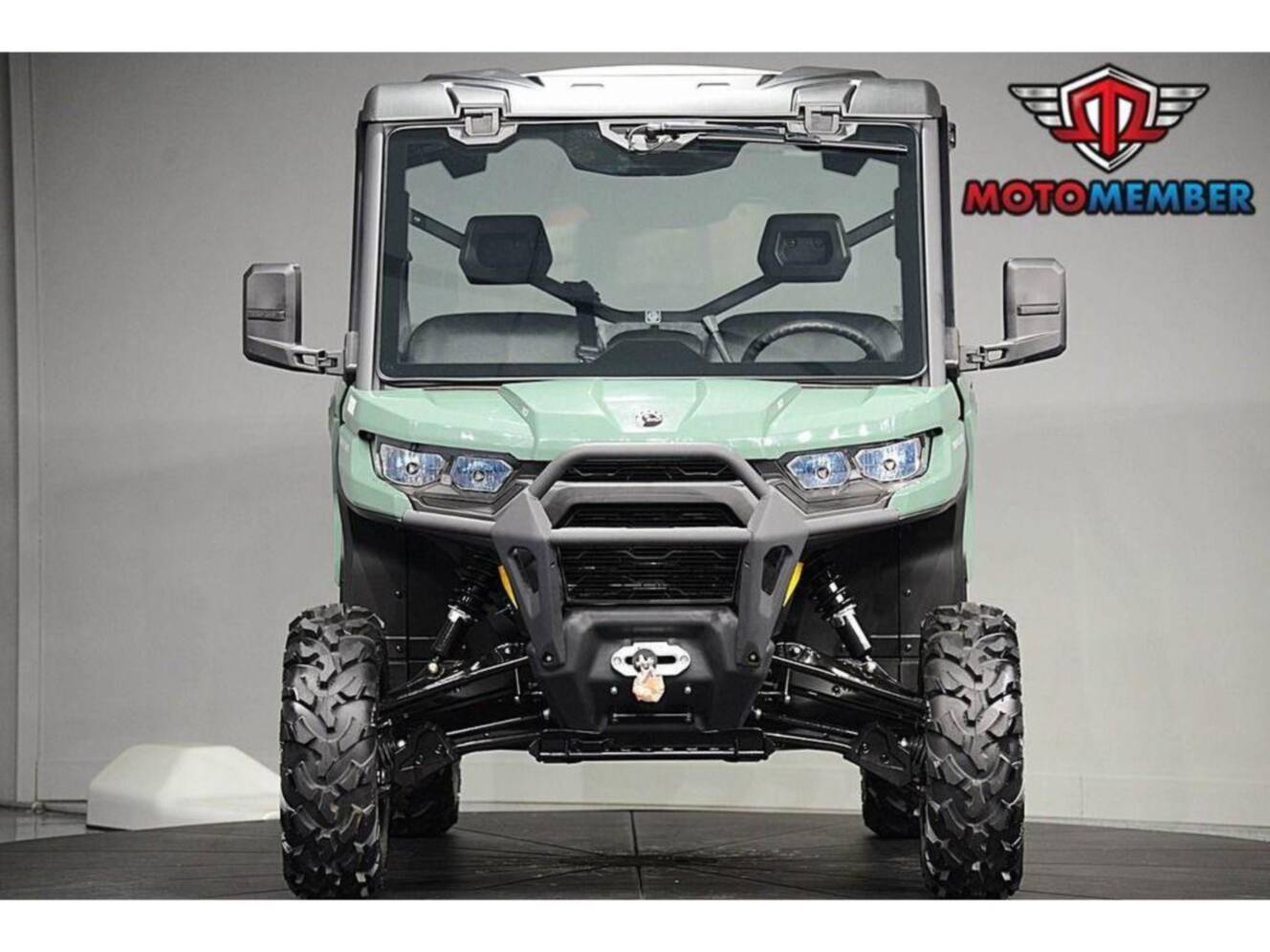 A photo of this 2026 Can-Am Defender DPS CAB HD10