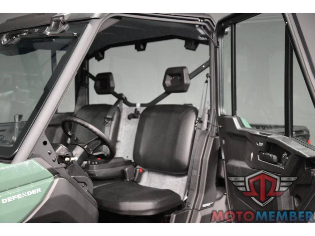 A photo of this 2026 Can-Am Defender DPS CAB HD10