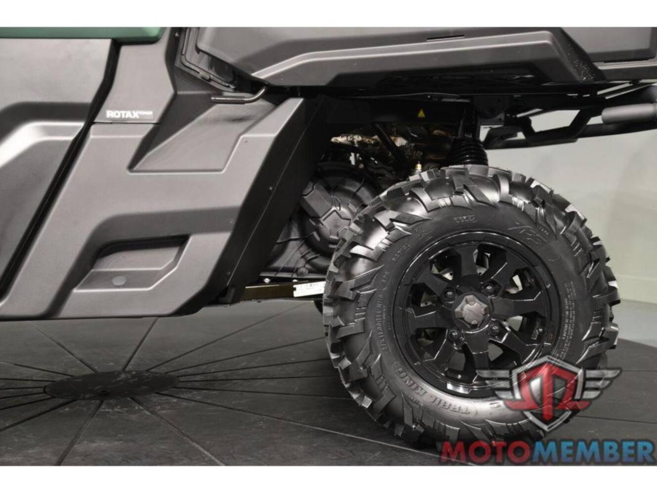 A photo of this 2026 Can-Am Defender DPS CAB HD10