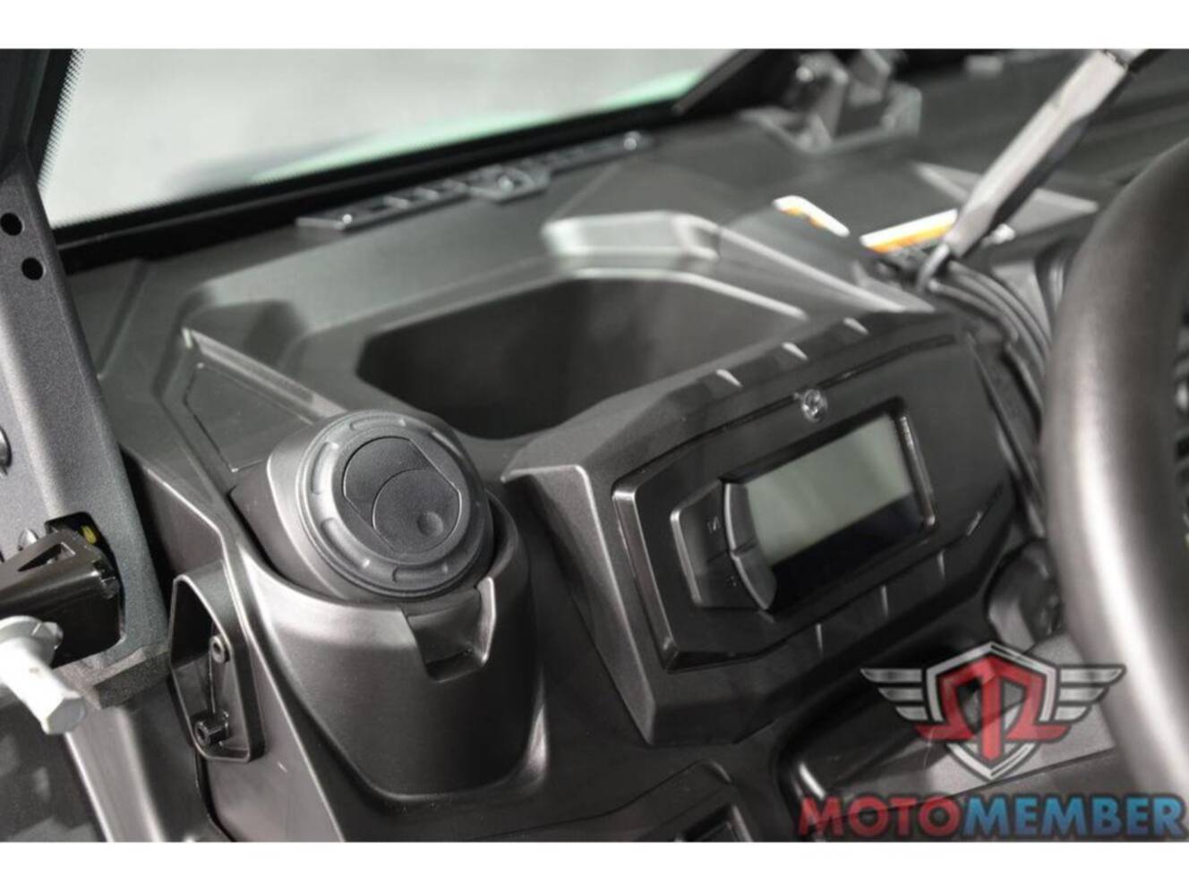 A photo of this 2026 Can-Am Defender DPS CAB HD10