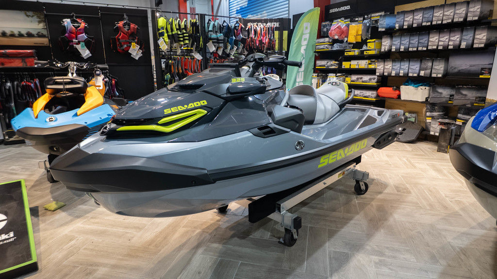 2026 Sea-Doo RXT-X 325 Ice Metal / Manta Green in hobe sound FL