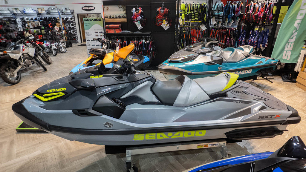 2026 Sea-Doo RXT-X 325 Ice Metal / Manta Green in hobe sound FL