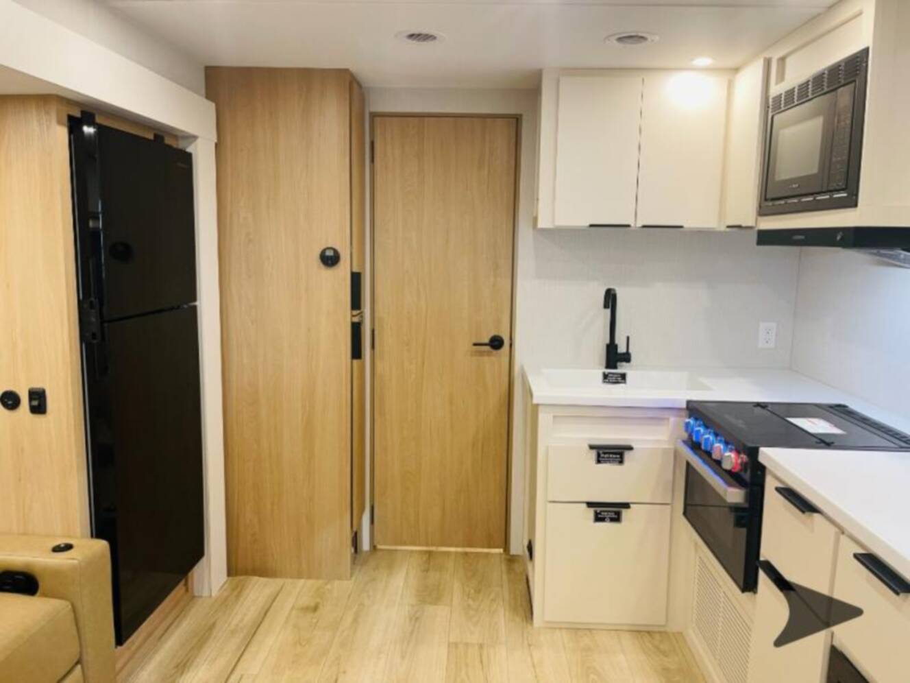 A photo of this 2026 Winnebago Thrive 25RLS