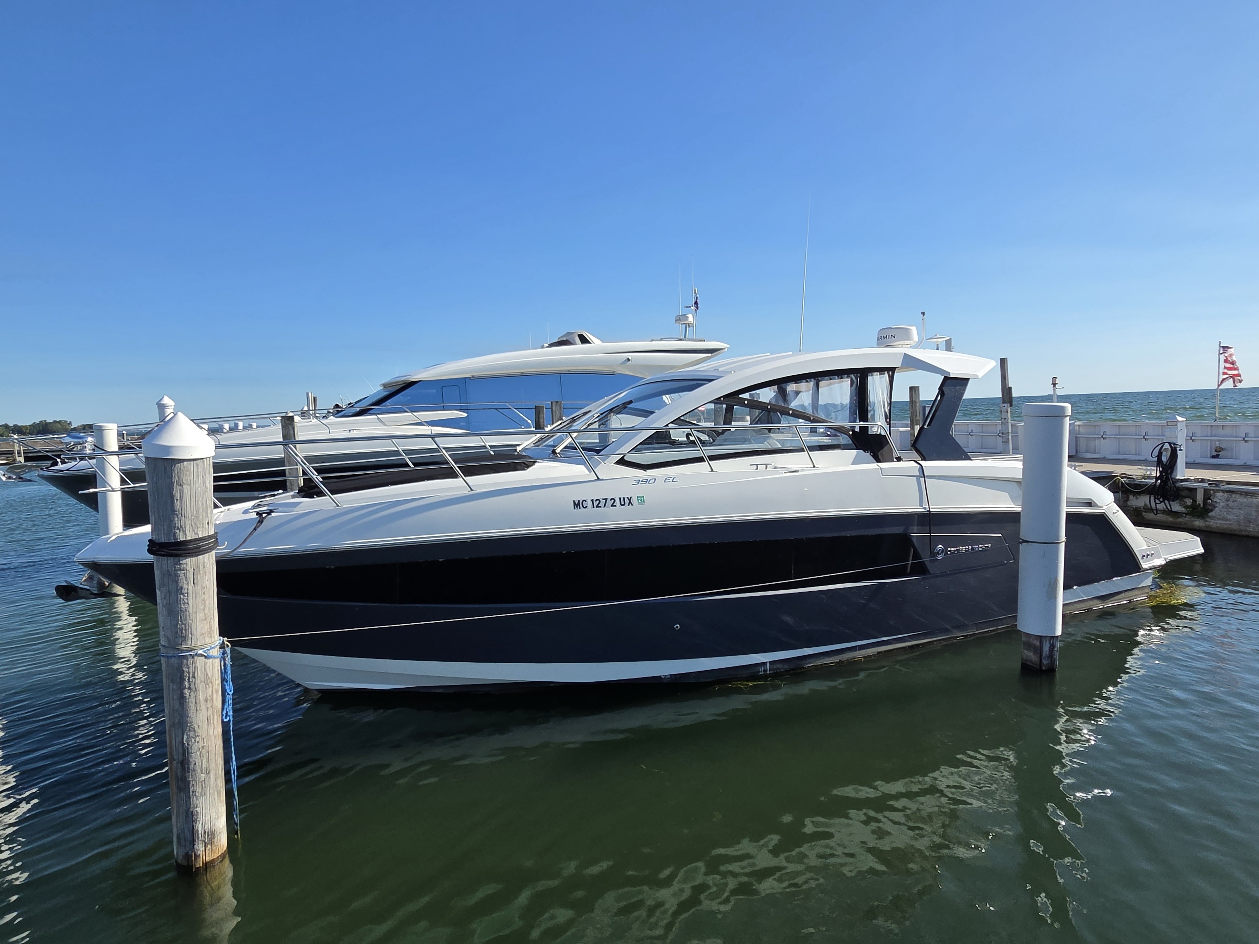 2018 Cruisers Yachts 390 EXPRESS COUPE 39 EC in harrison township MI