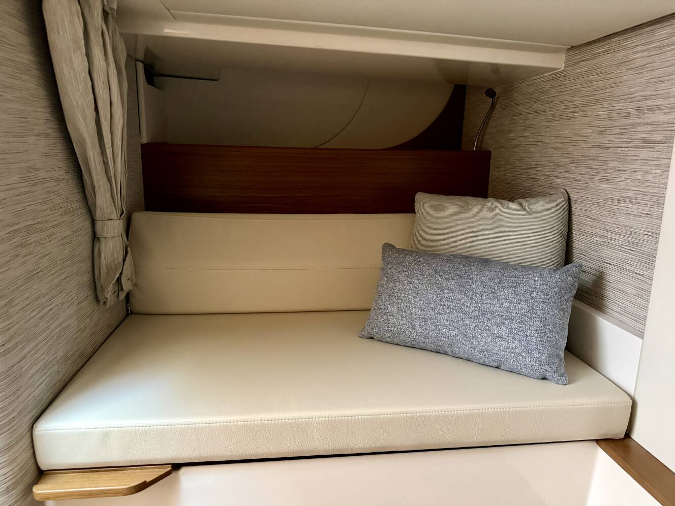 A photo of this 2027 Tiara Yachts 39LS