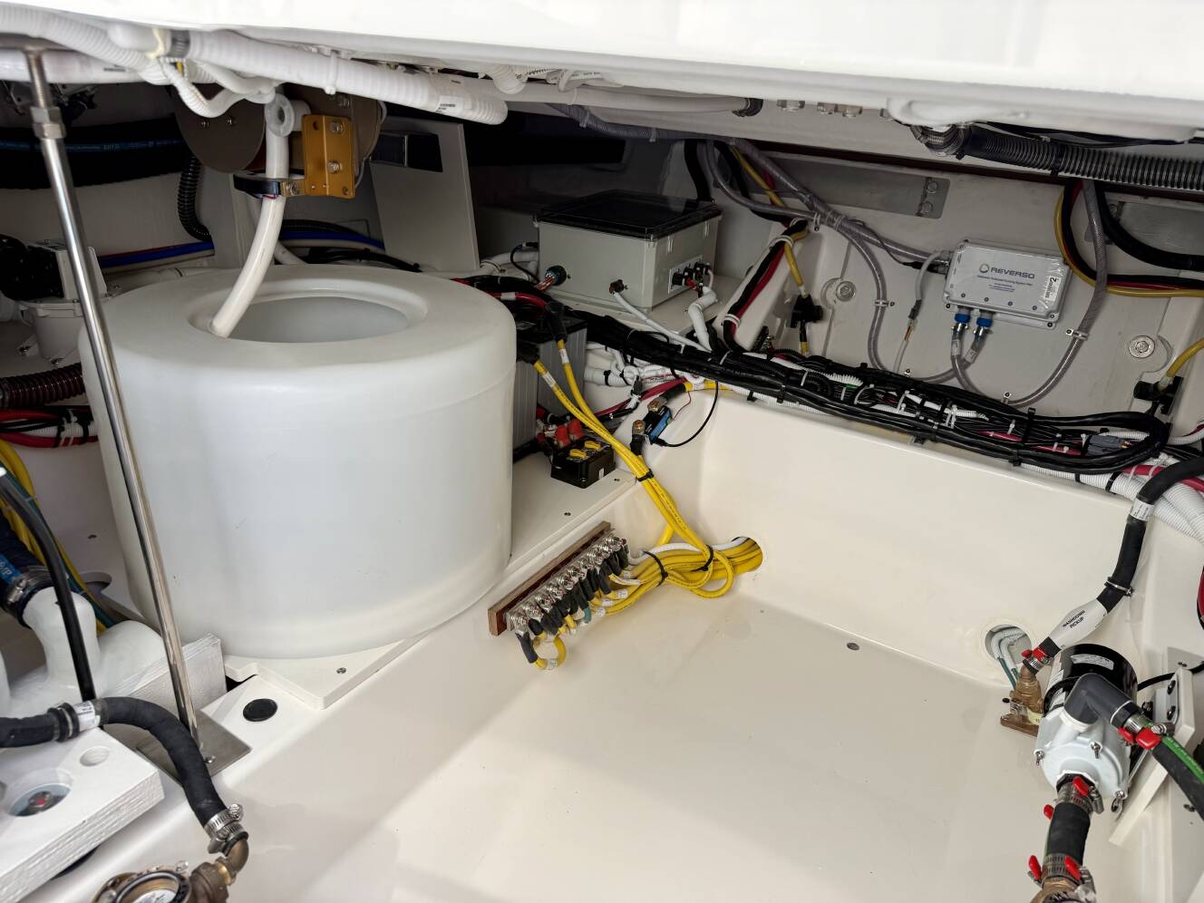 A photo of this 2027 Tiara Yachts 39LS