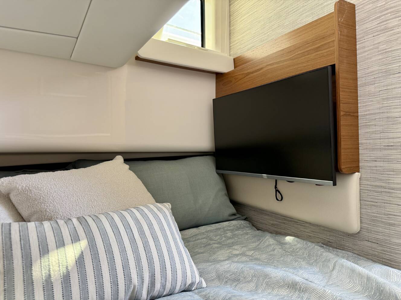 A photo of this 2027 Tiara Yachts 39LS