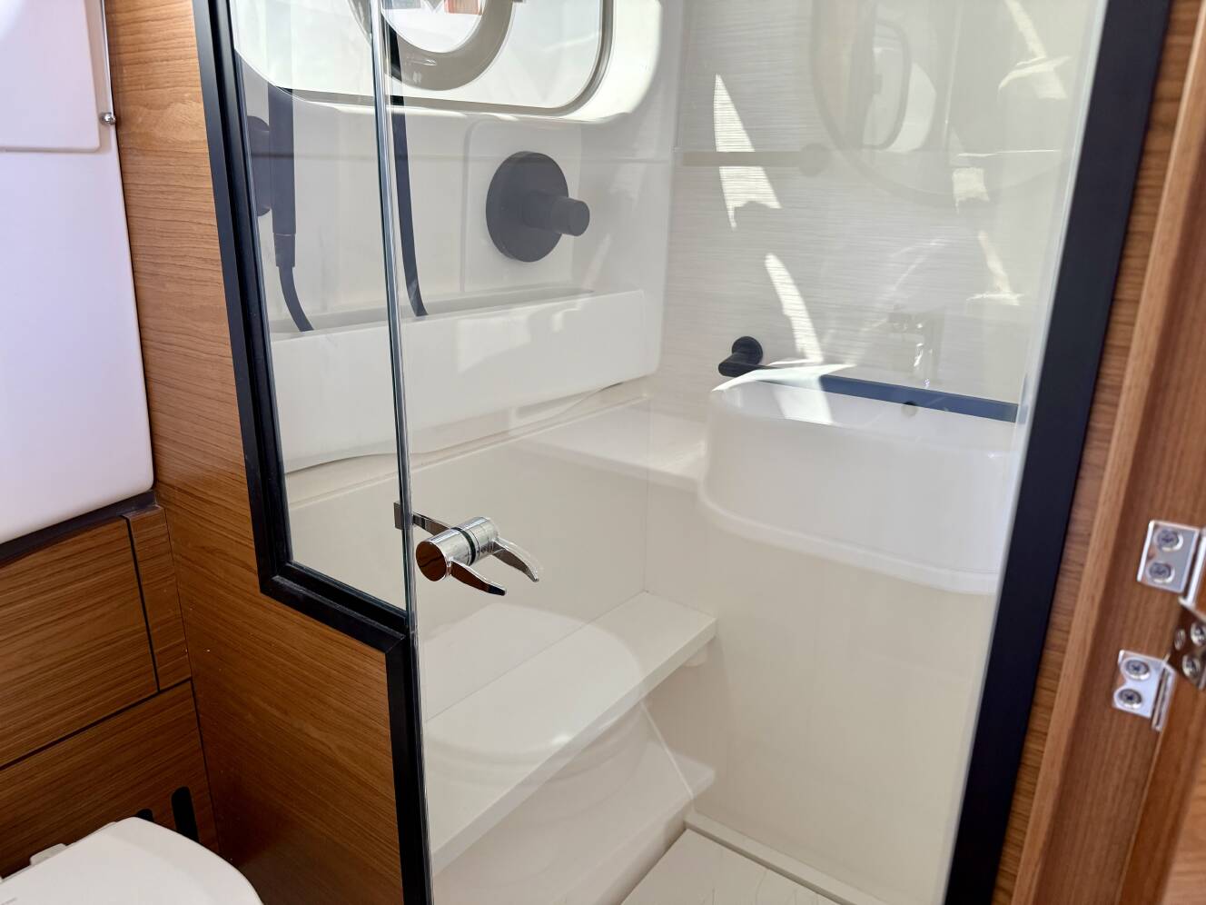 A photo of this 2027 Tiara Yachts 39LS