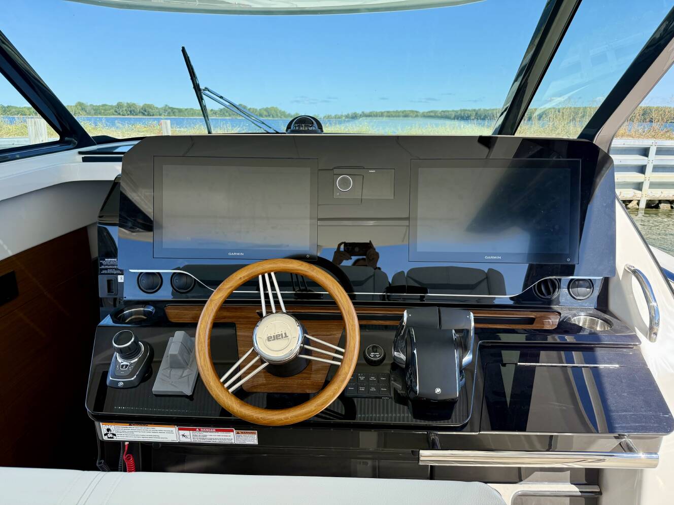 A photo of this 2027 Tiara Yachts 39LS