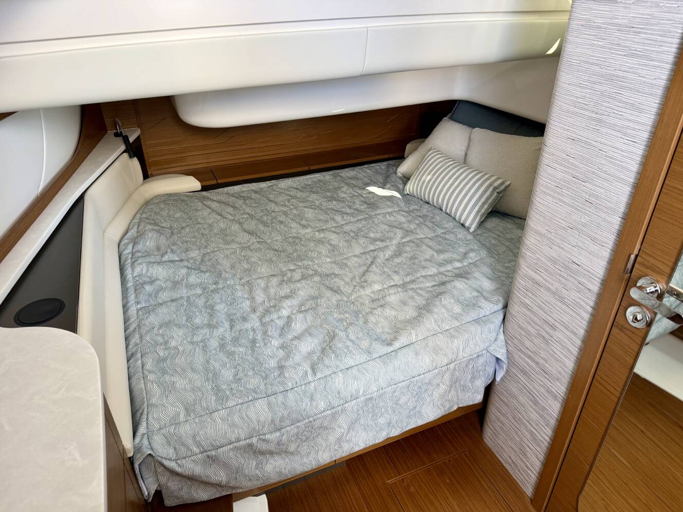A photo of this 2027 Tiara Yachts 39LS